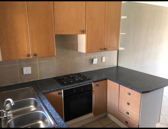 2 BEDROOM PROPERTY TO RENT IN MOOIKLOOF RIDGE ESTATE